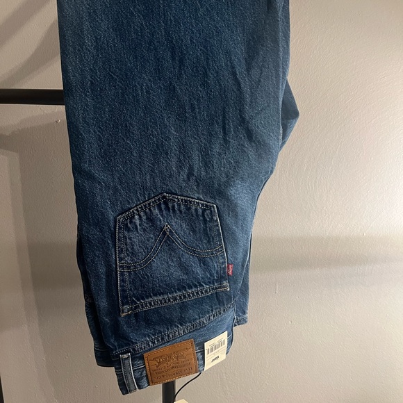 Levi's® Premium
HIGH LOOSE TAPER WOMEN'S JEANS. Medium indigo wash 27/29 - Picture 7 of 9